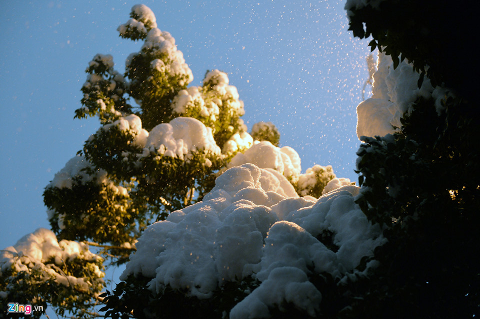 Hàng nghìn ôtô ở Thường Châu bị tuyết phủ nhiều ngày